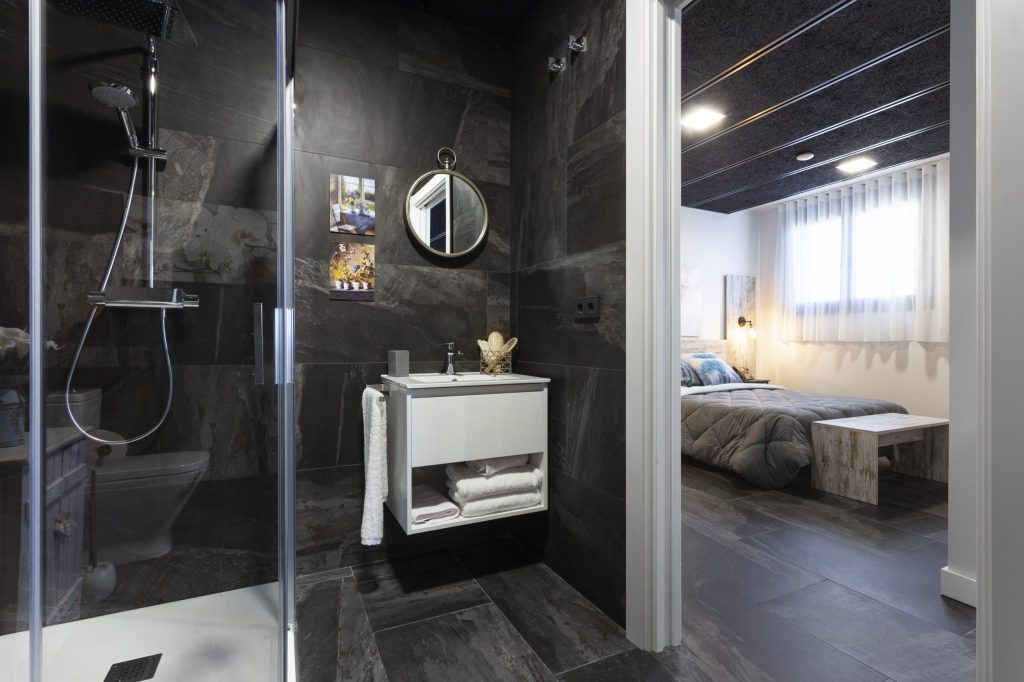 Baño completo en apartamento Rural