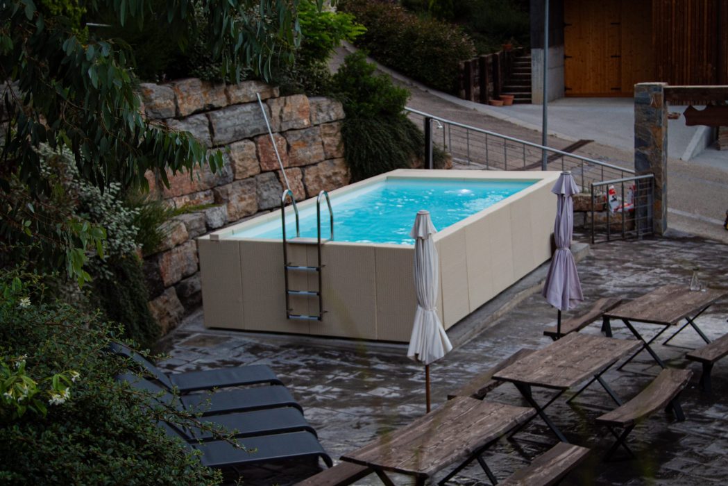 Piscina completamente equipada